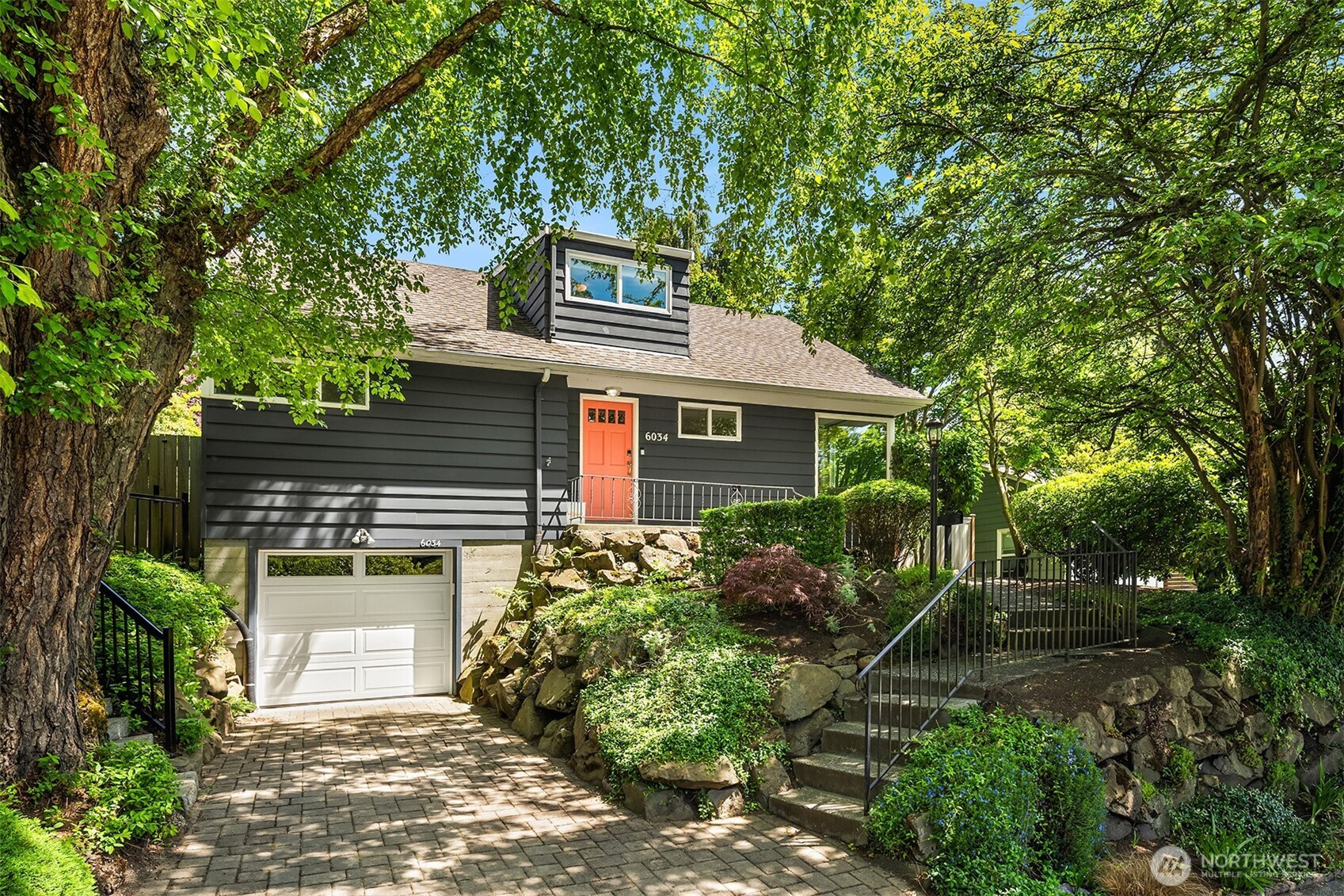 6034 40th Avenue NE, Seattle, WA 98115