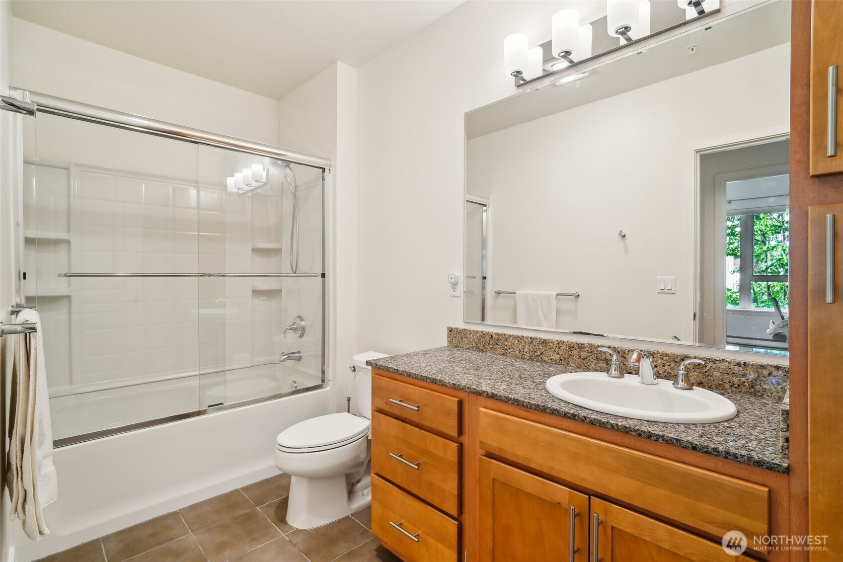 375 Kirkland Avenue, Kirkland, WA 98033