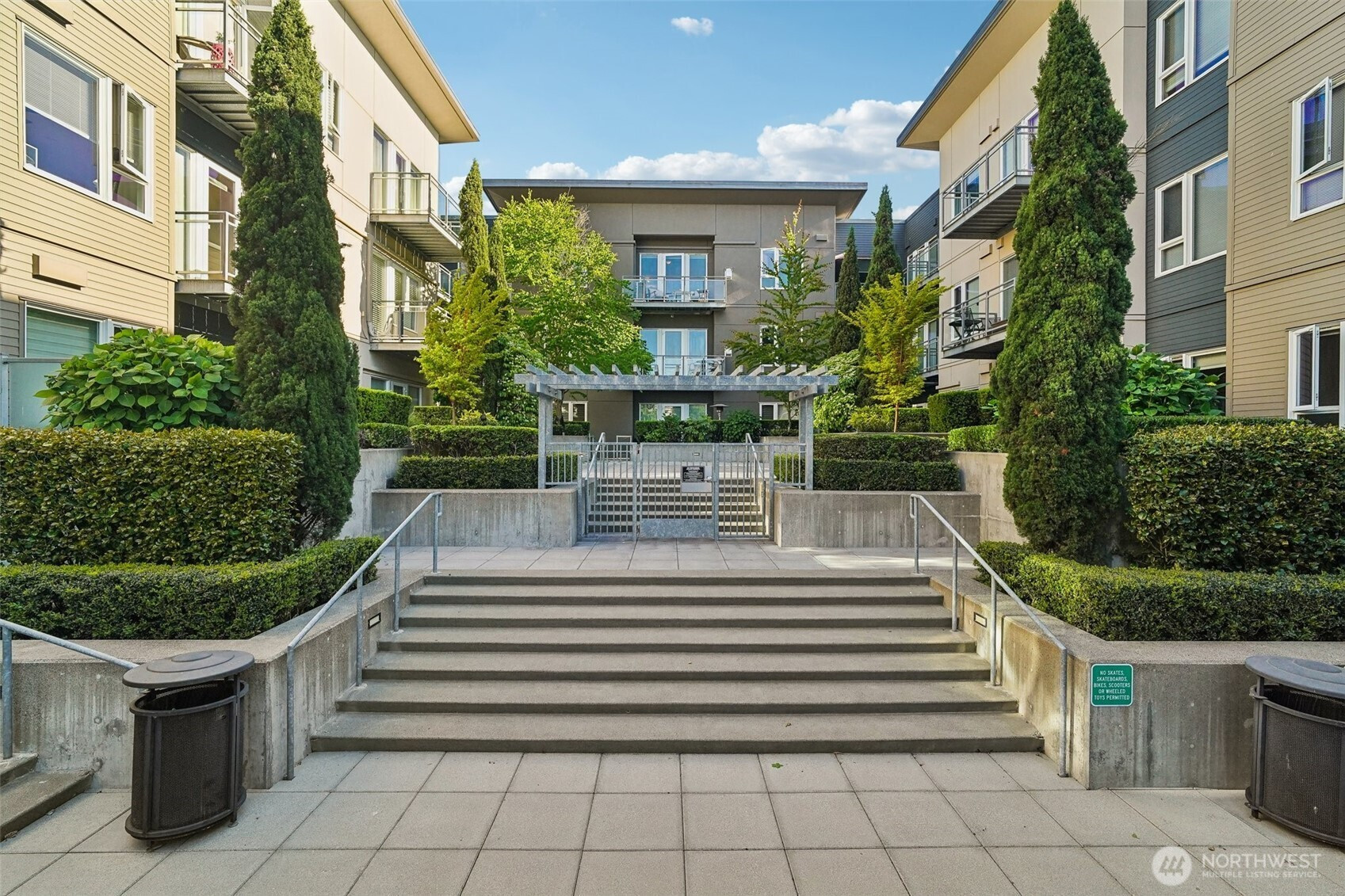 375 Kirkland Avenue, Kirkland, WA 98033