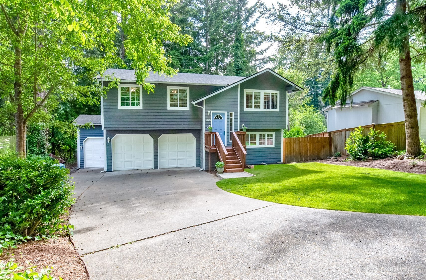 20506 Lapaloma Drive E, Bonney Lake, WA 98391