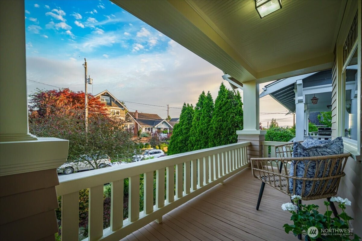 136 NW 74th Street, Seattle, WA 98117