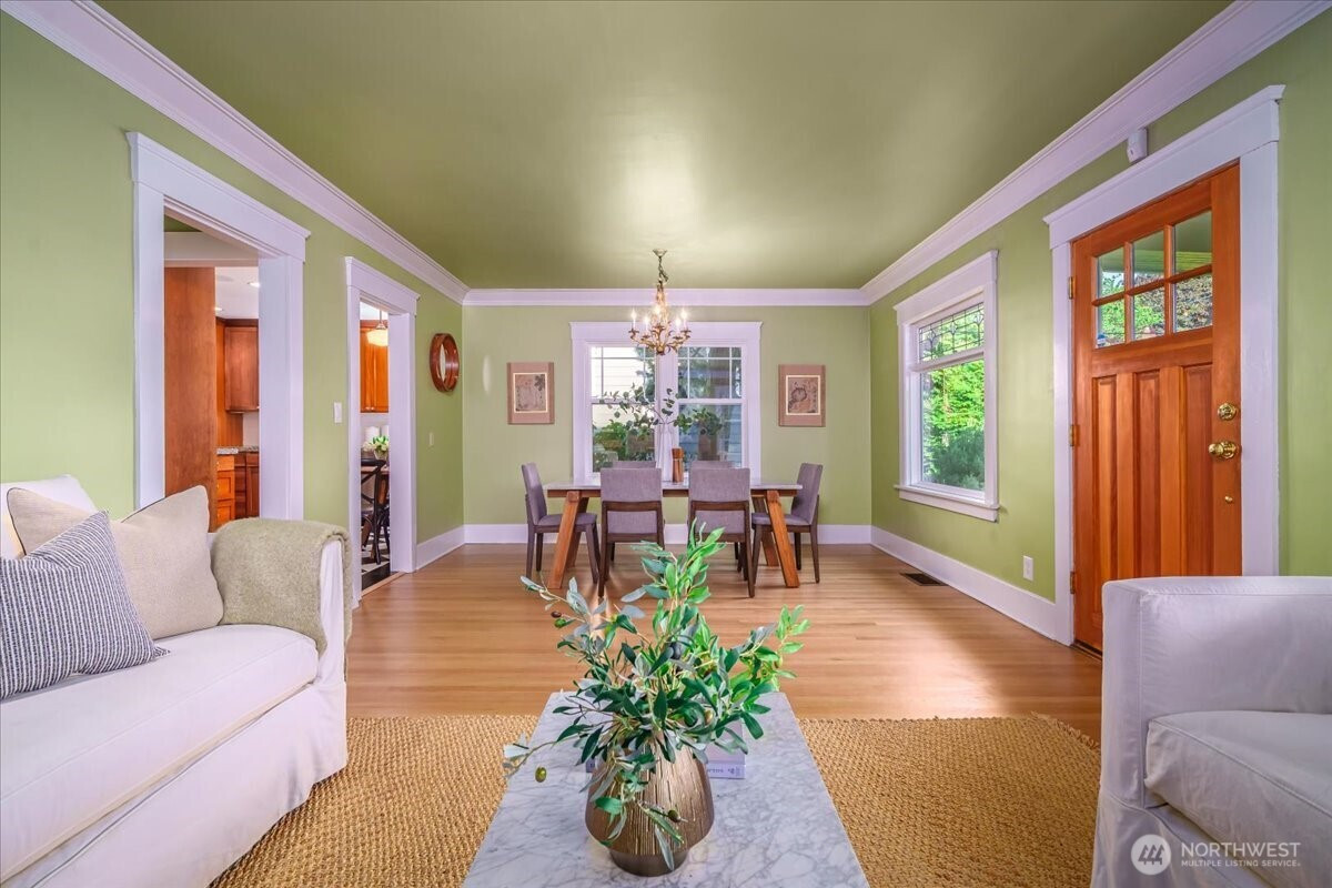 136 NW 74th Street, Seattle, WA 98117