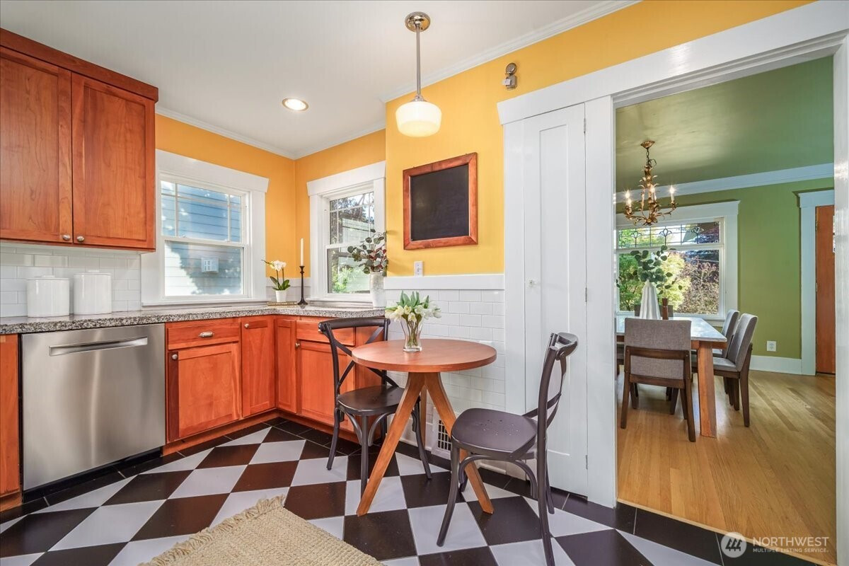 136 NW 74th Street, Seattle, WA 98117