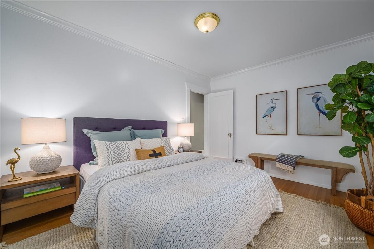 136 NW 74th Street, Seattle, WA 98117