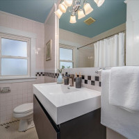 136 NW 74th Street, Seattle, WA 98117