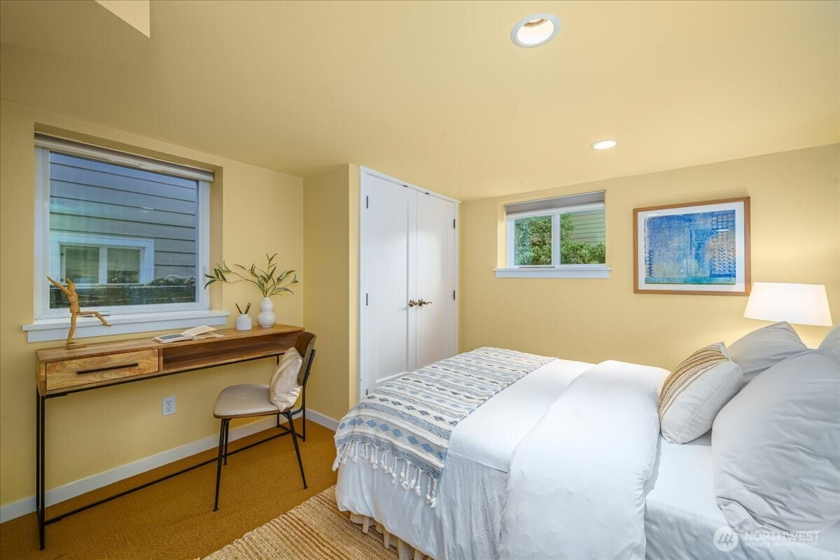 136 NW 74th Street, Seattle, WA 98117