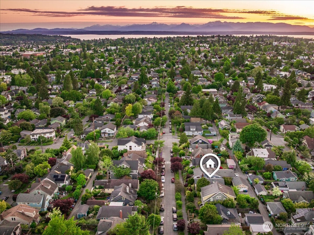 136 NW 74th Street, Seattle, WA 98117