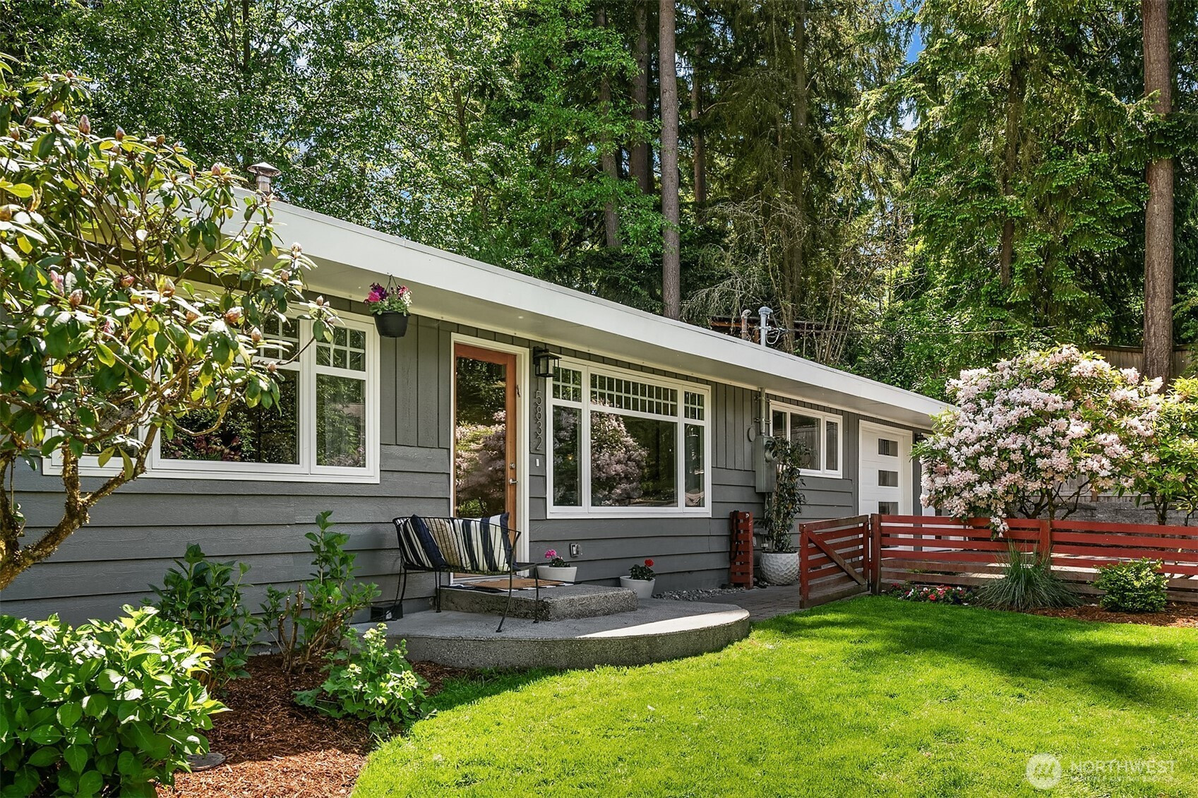 15832 76th Place NE, Kenmore, WA 98028