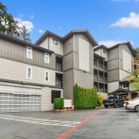 18609 SE Newport Way, Issaquah, WA 98027