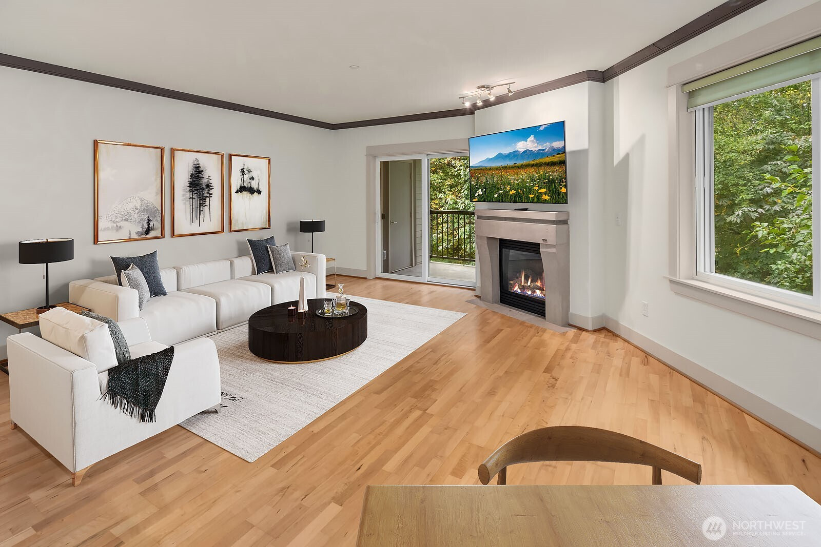 18609 SE Newport Way, Issaquah, WA 98027