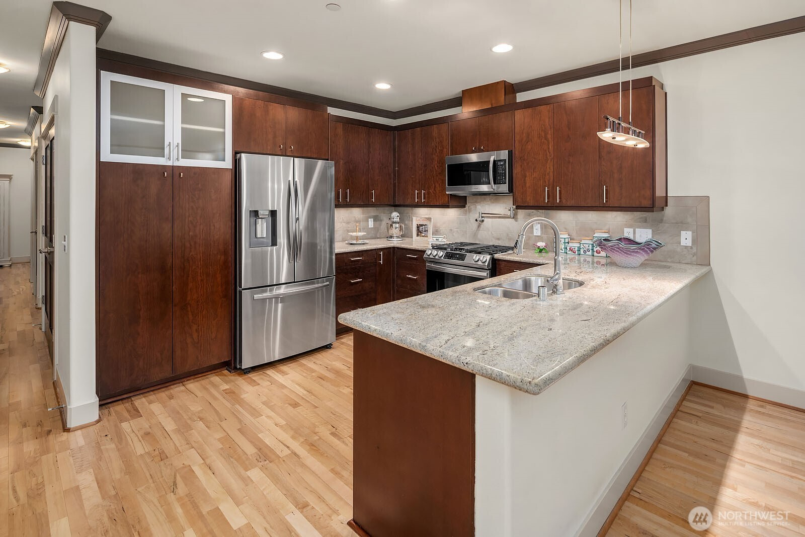 18609 SE Newport Way, Issaquah, WA 98027