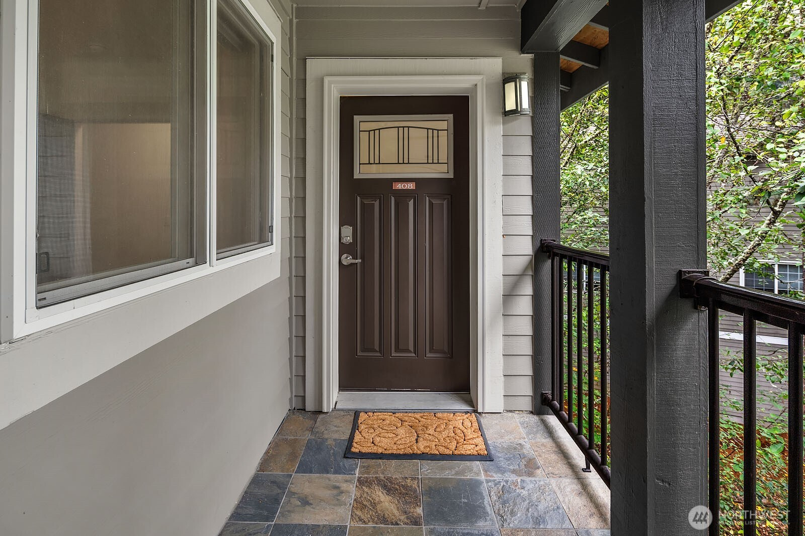 18609 SE Newport Way, Issaquah, WA 98027