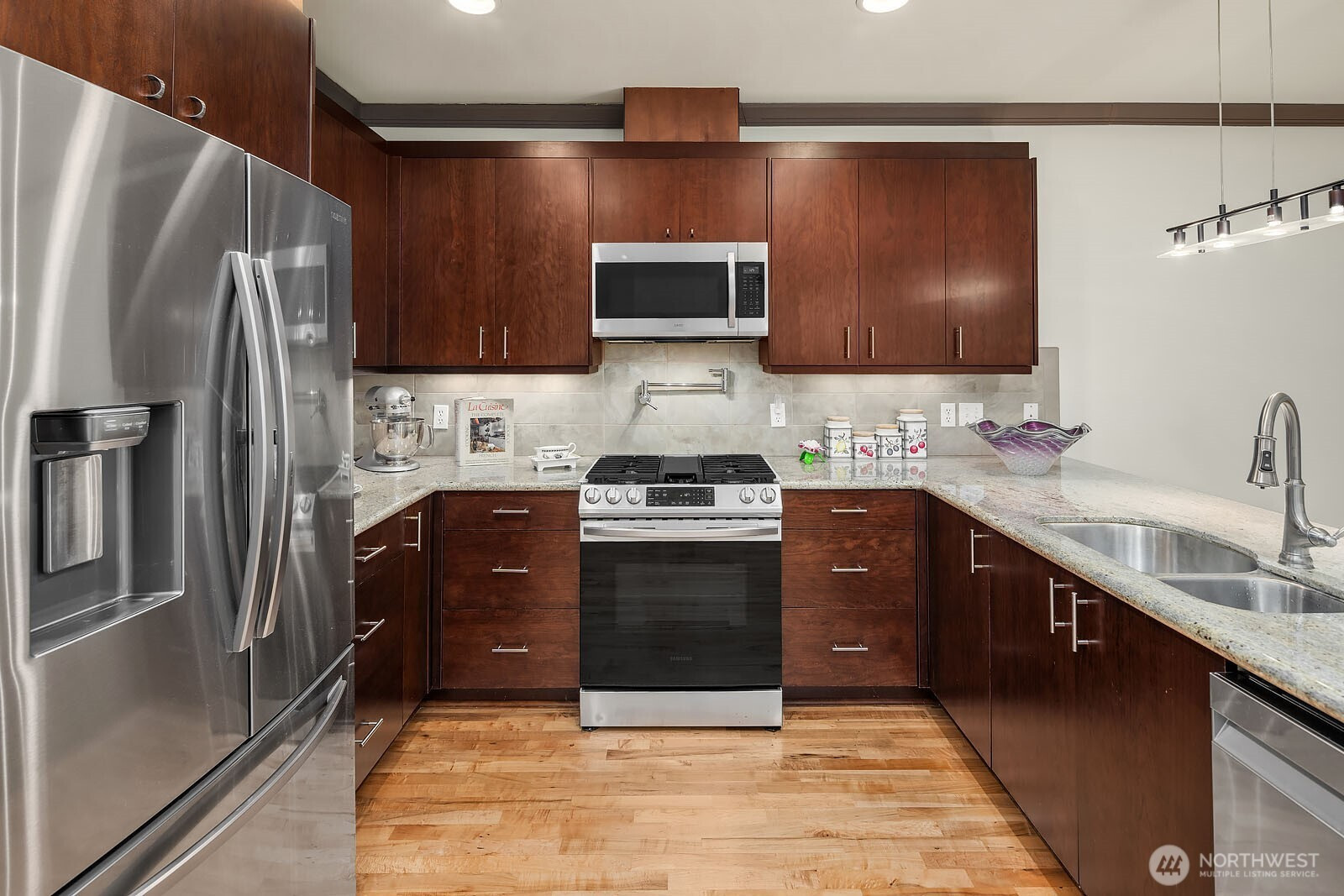 18609 SE Newport Way, Issaquah, WA 98027