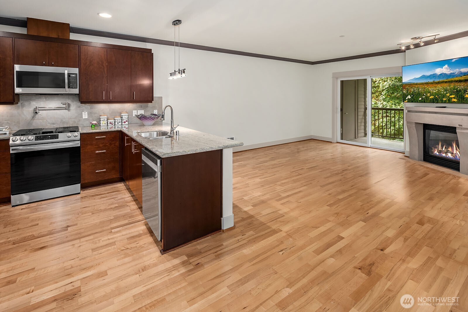 18609 SE Newport Way, Issaquah, WA 98027