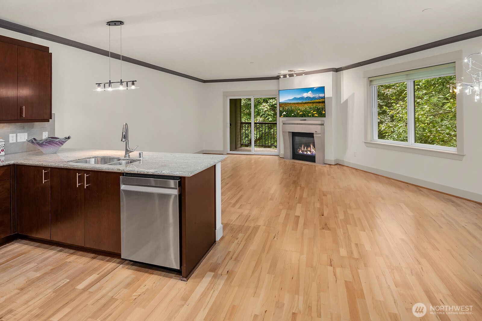 18609 SE Newport Way, Issaquah, WA 98027