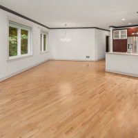 18609 SE Newport Way, Issaquah, WA 98027