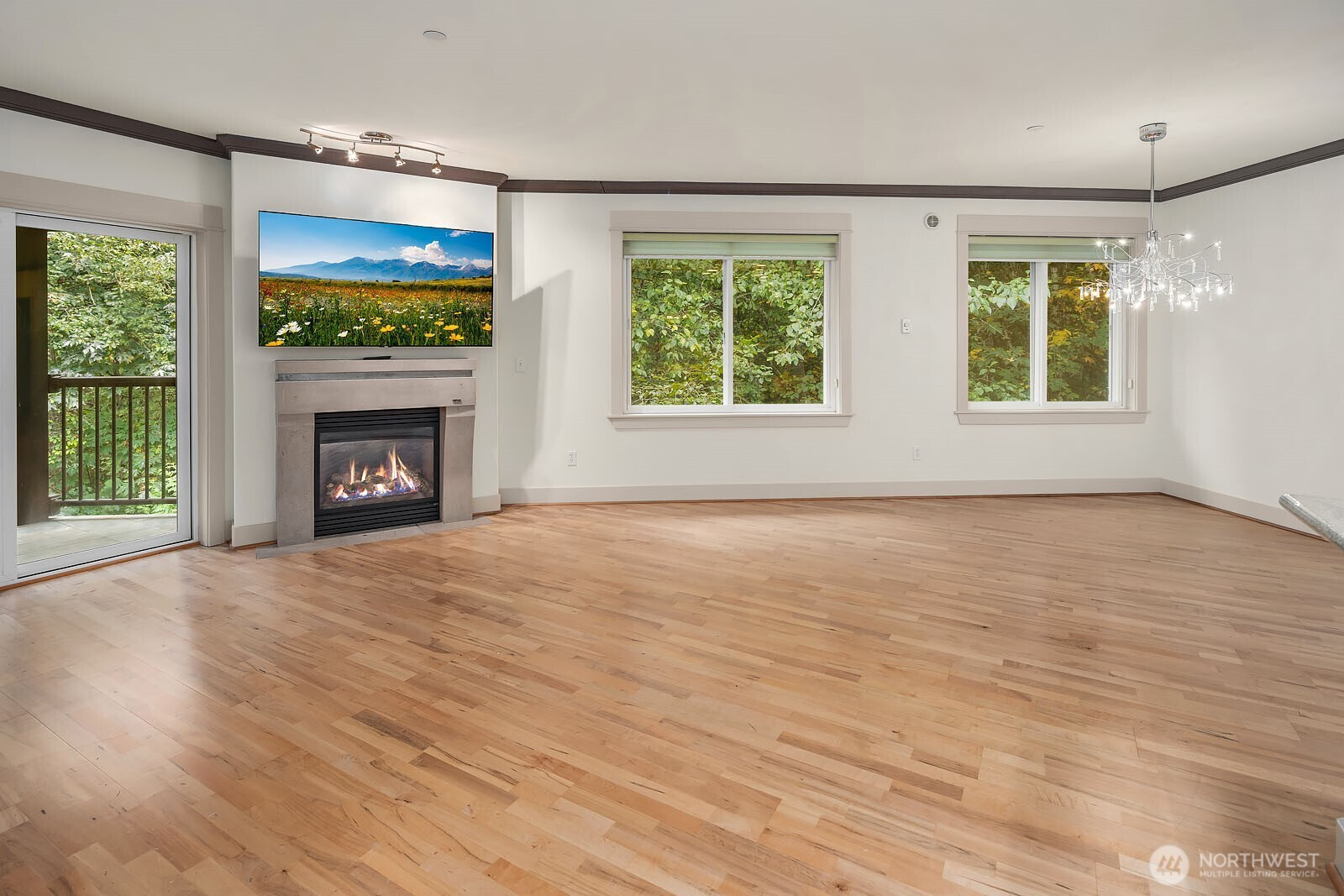 18609 SE Newport Way, Issaquah, WA 98027