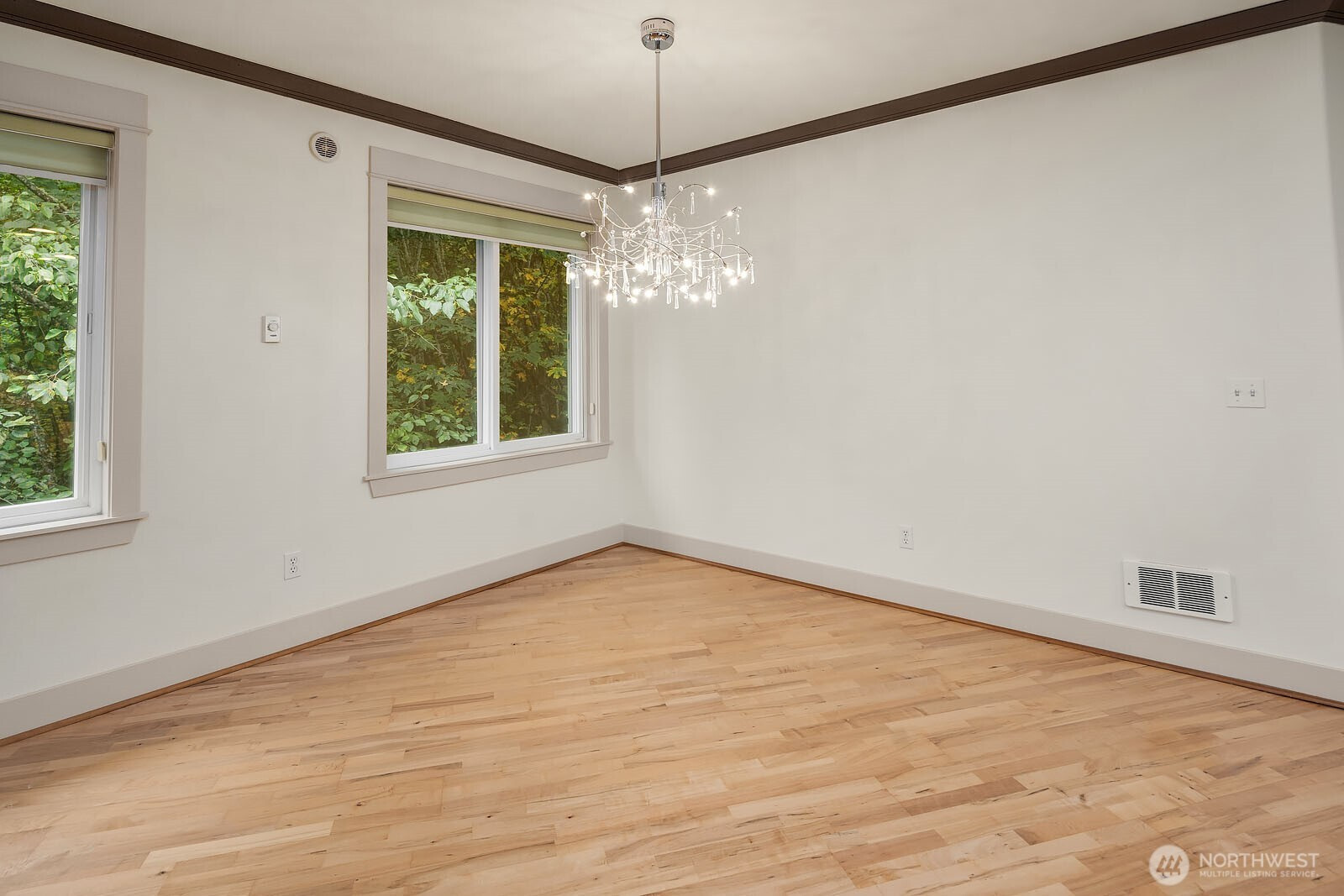 18609 SE Newport Way, Issaquah, WA 98027