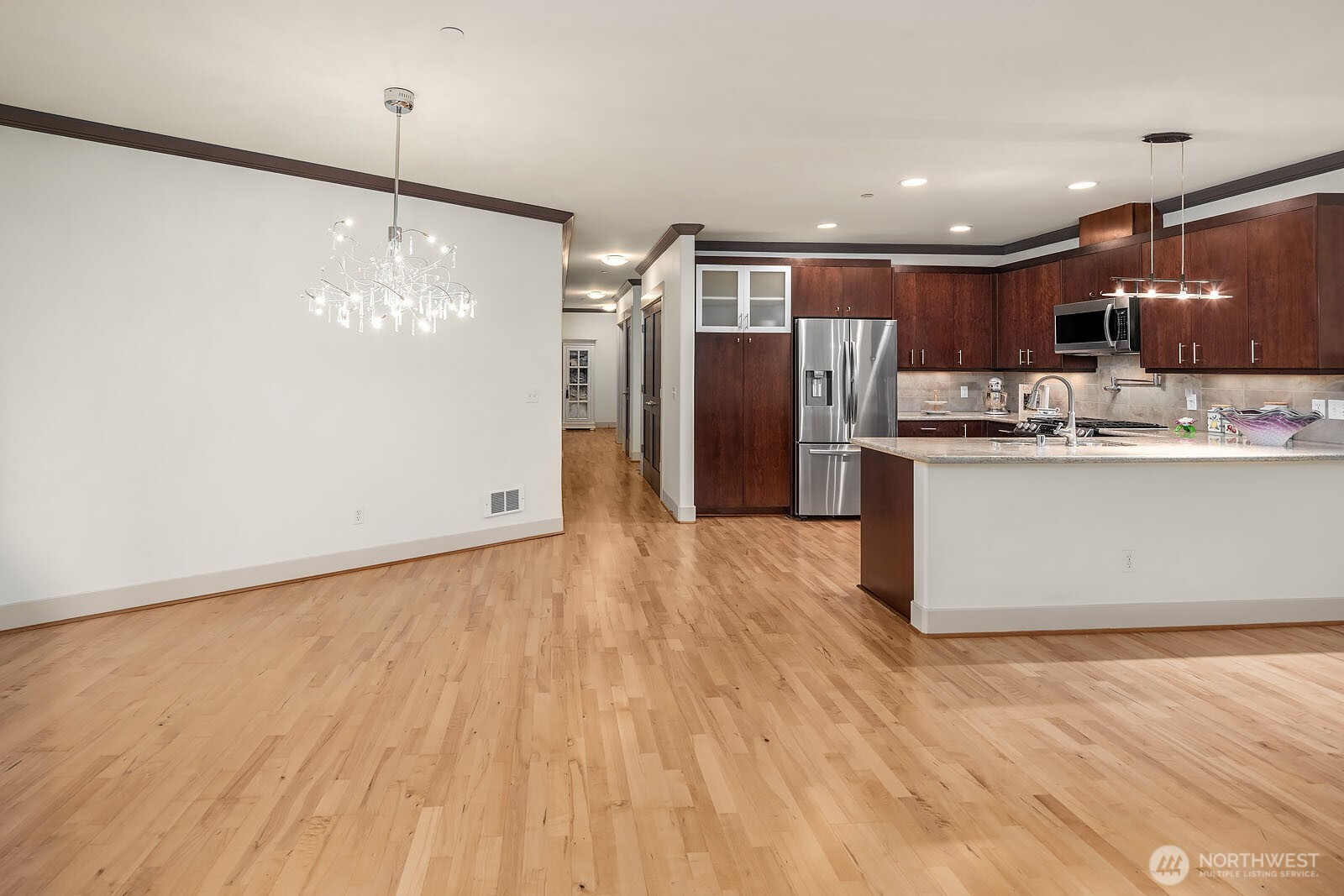 18609 SE Newport Way, Issaquah, WA 98027