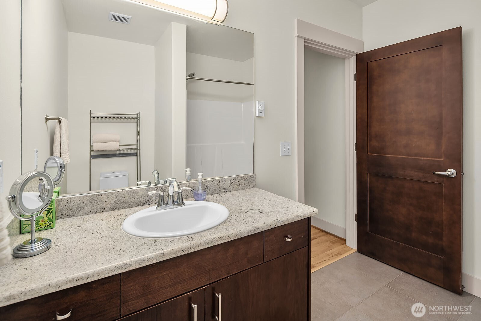 18609 SE Newport Way, Issaquah, WA 98027