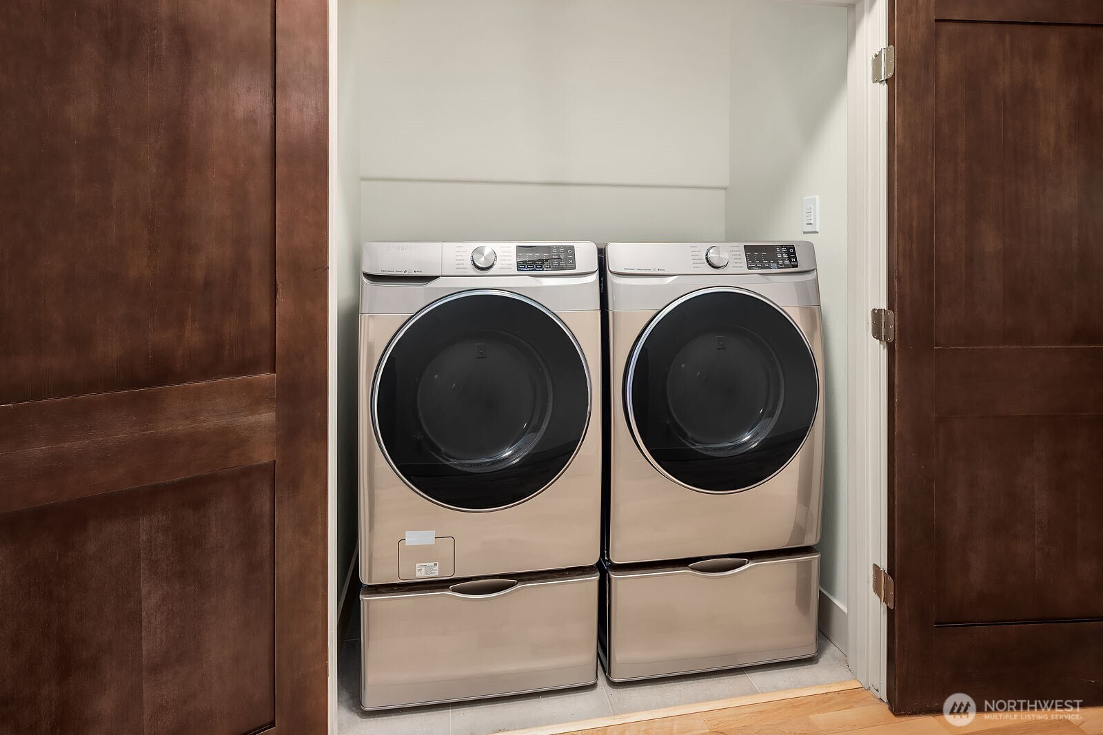 18609 SE Newport Way, Issaquah, WA 98027