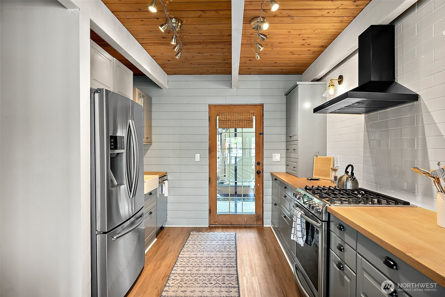 1234 Lake Sawyer Island, Black Diamond, WA 98010