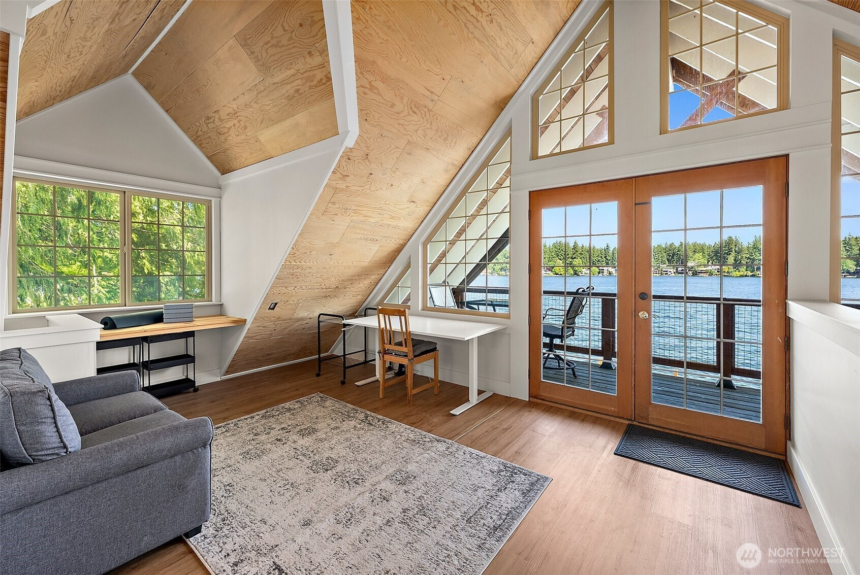 1234 Lake Sawyer Island, Black Diamond, WA 98010