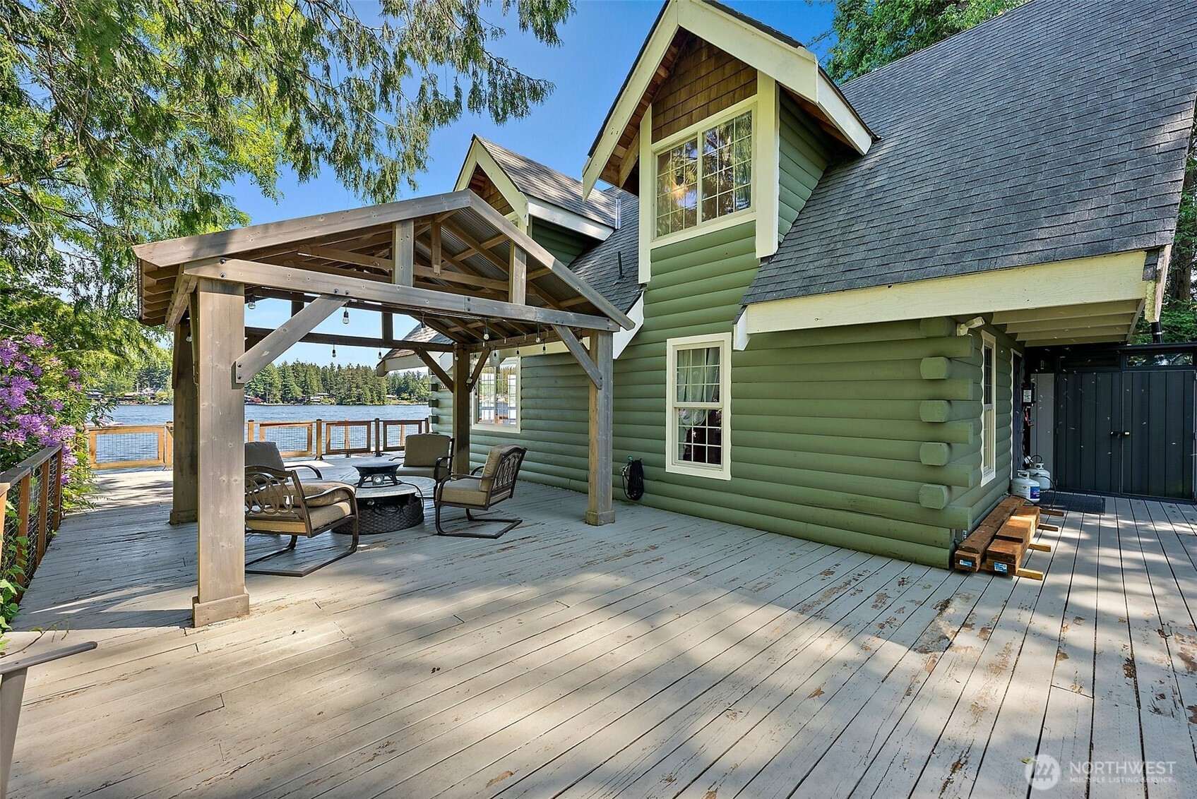 1234 Lake Sawyer Island, Black Diamond, WA 98010