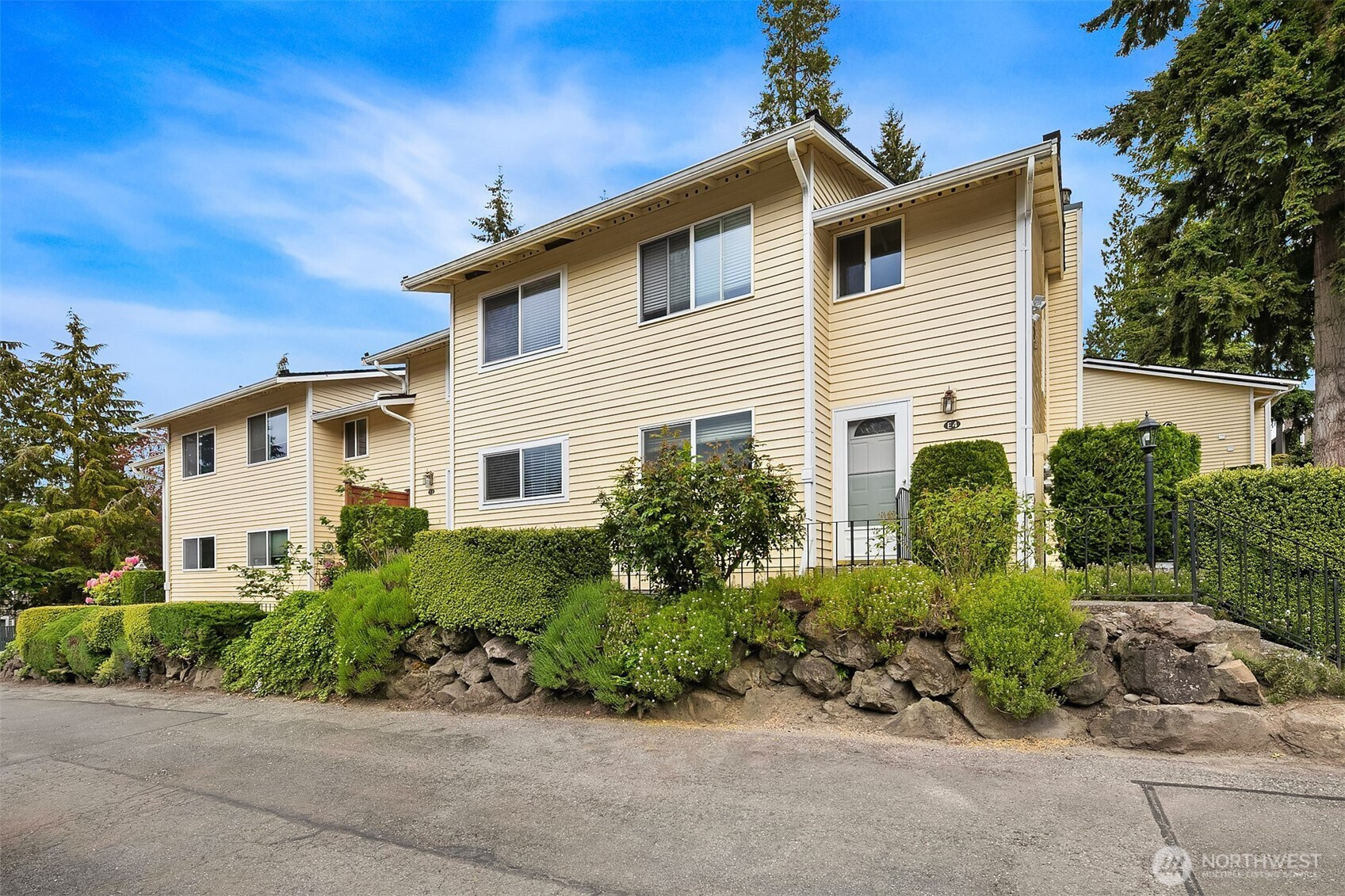 12024 101st Avenue NE, Kirkland, WA 98034