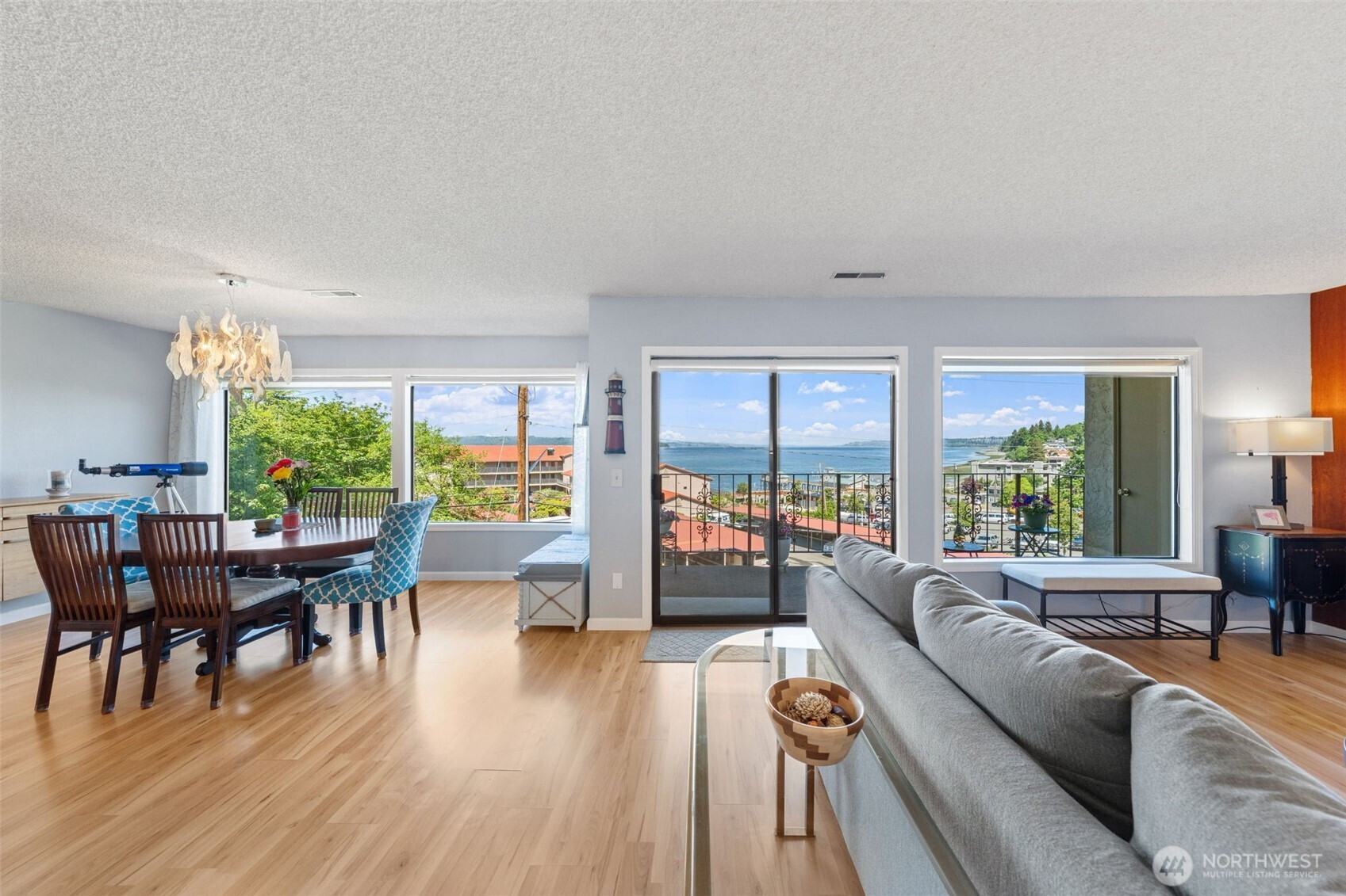 28313 Redondo Way S, Des Moines, WA 98198