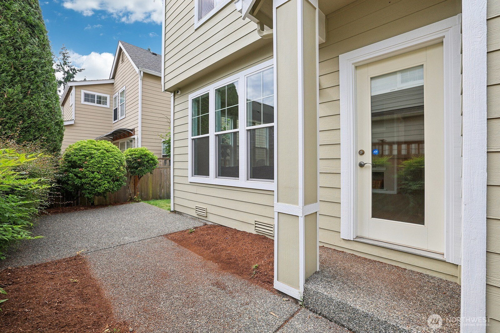 13117 NE 139th Court, Kirkland, WA 98034