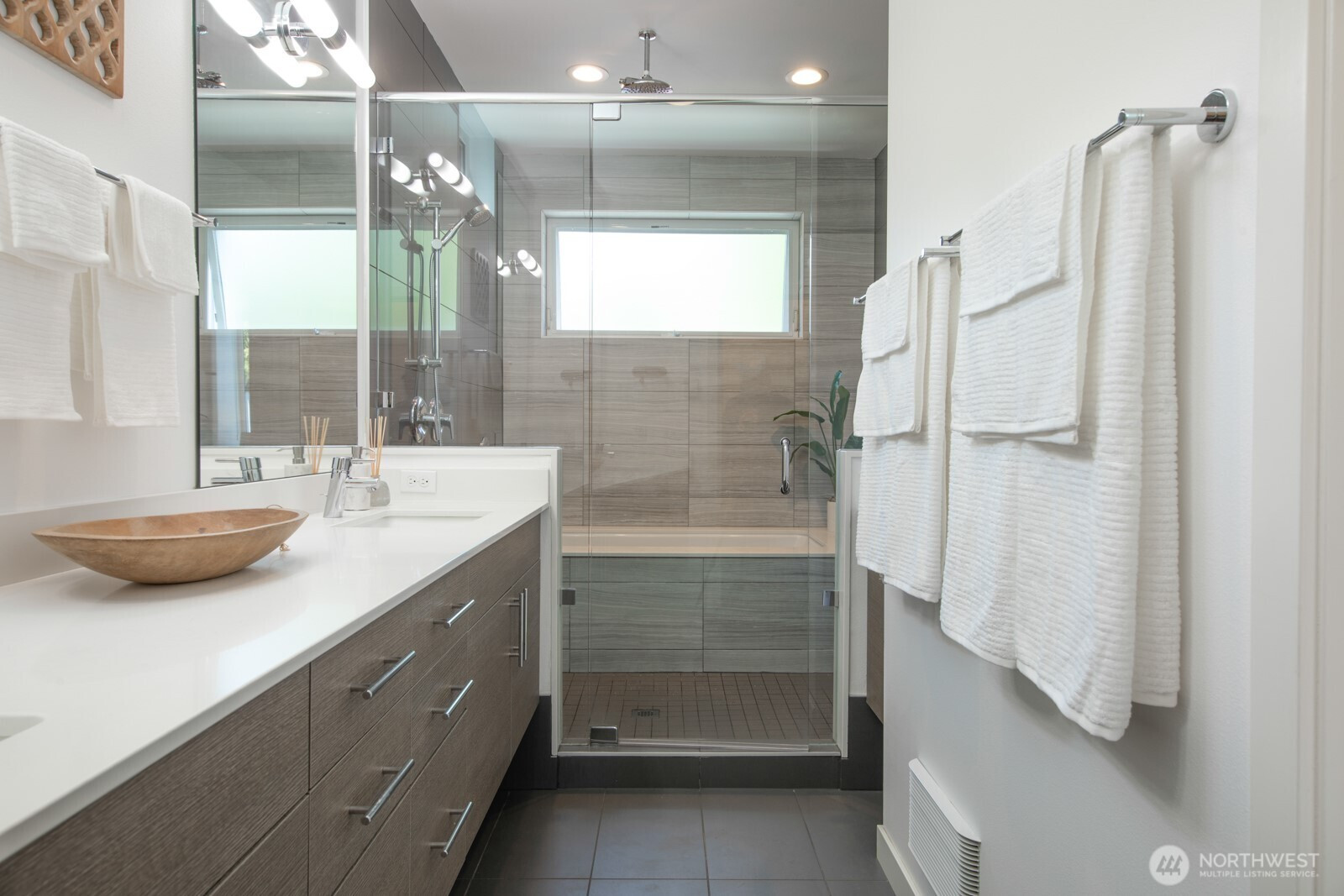 214 25th Avenue E, Seattle, WA 98112