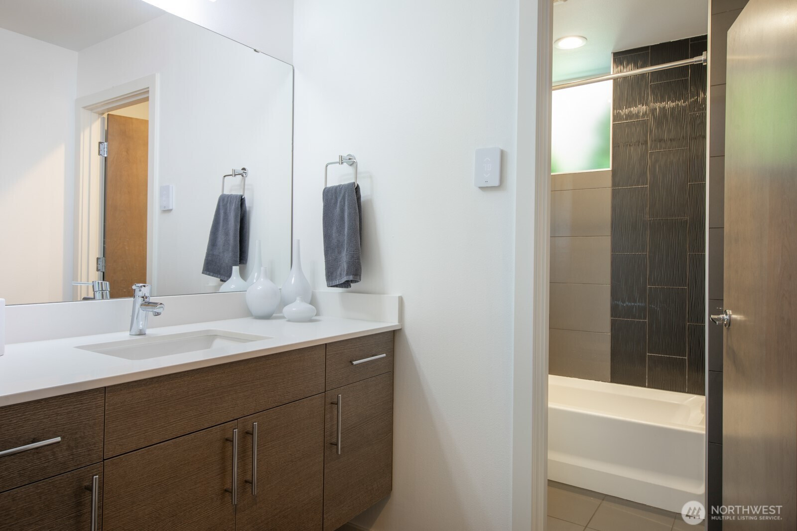 214 25th Avenue E, Seattle, WA 98112