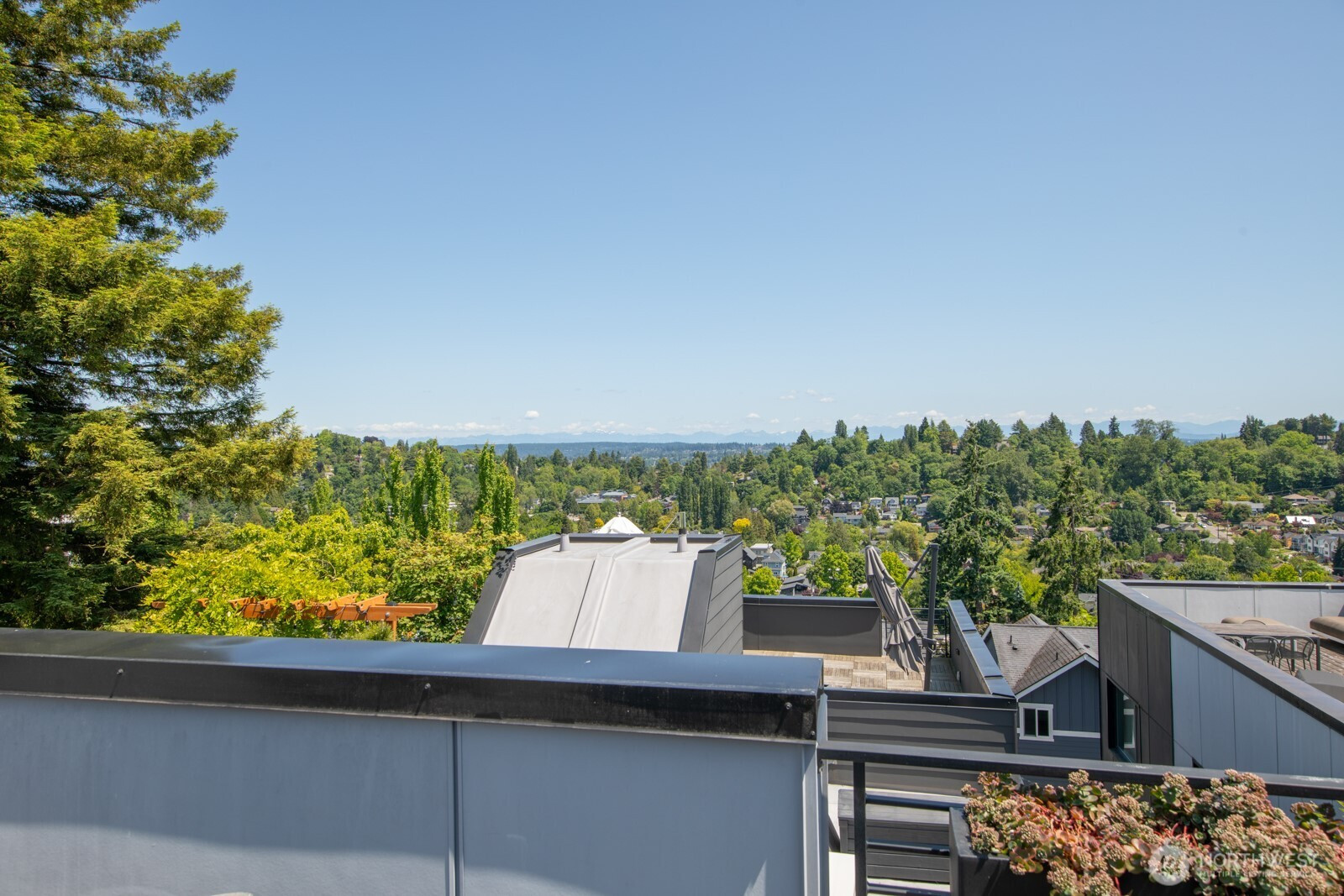 214 25th Avenue E, Seattle, WA 98112