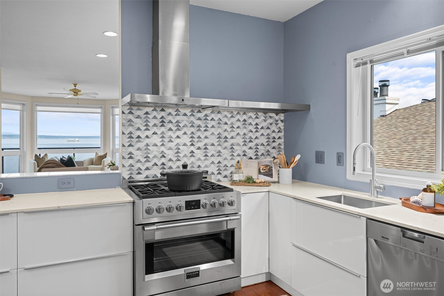 1534 Alki Avenue SW, Seattle, WA 98116