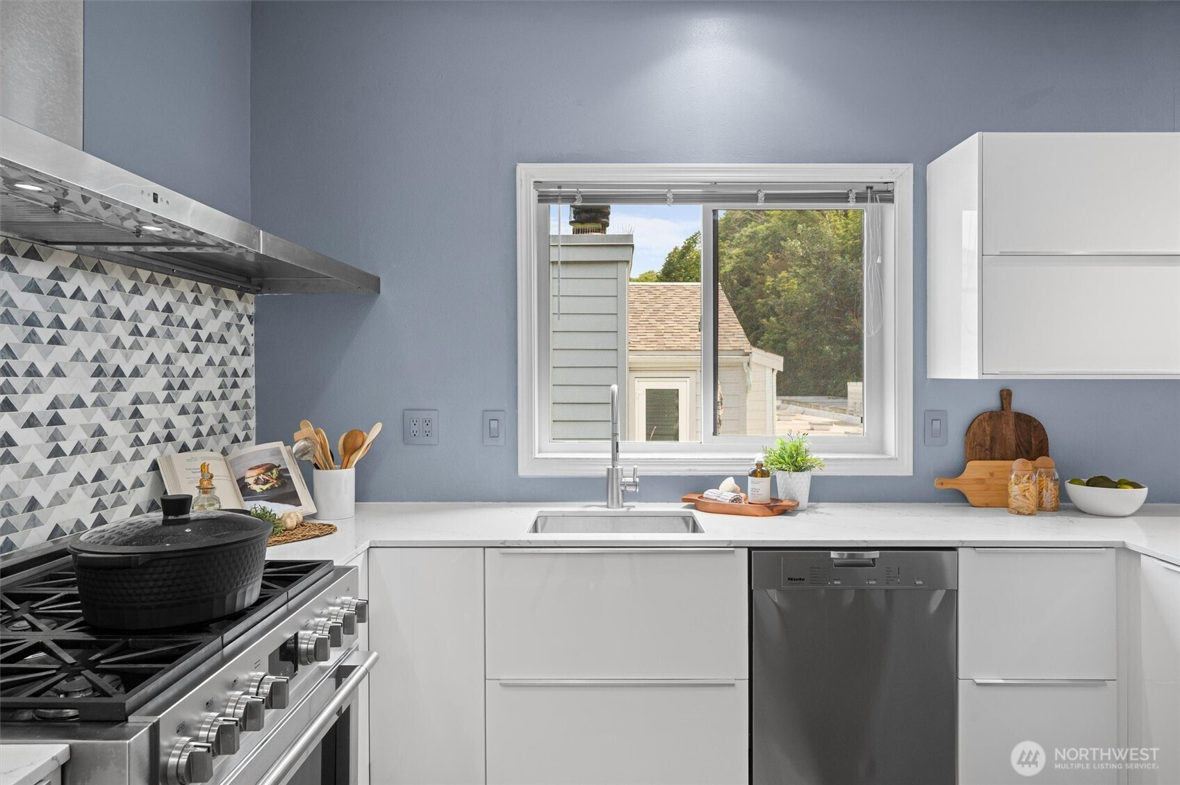 1534 Alki Avenue SW, Seattle, WA 98116