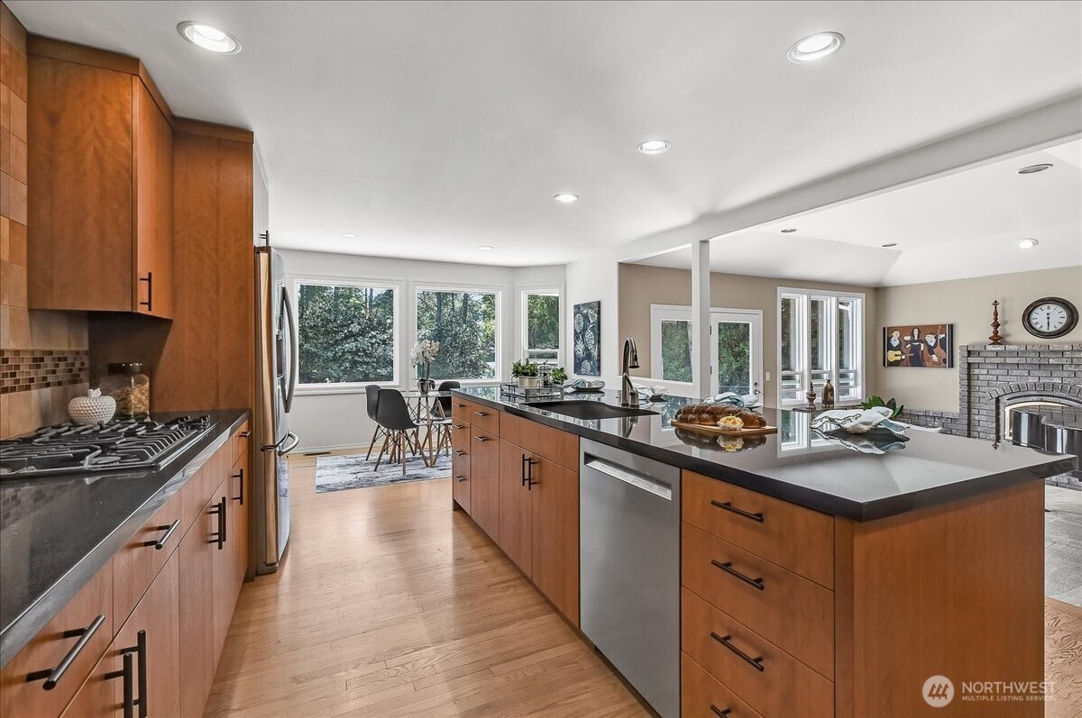 16005 NE 160th Street, Woodinville, WA 98072