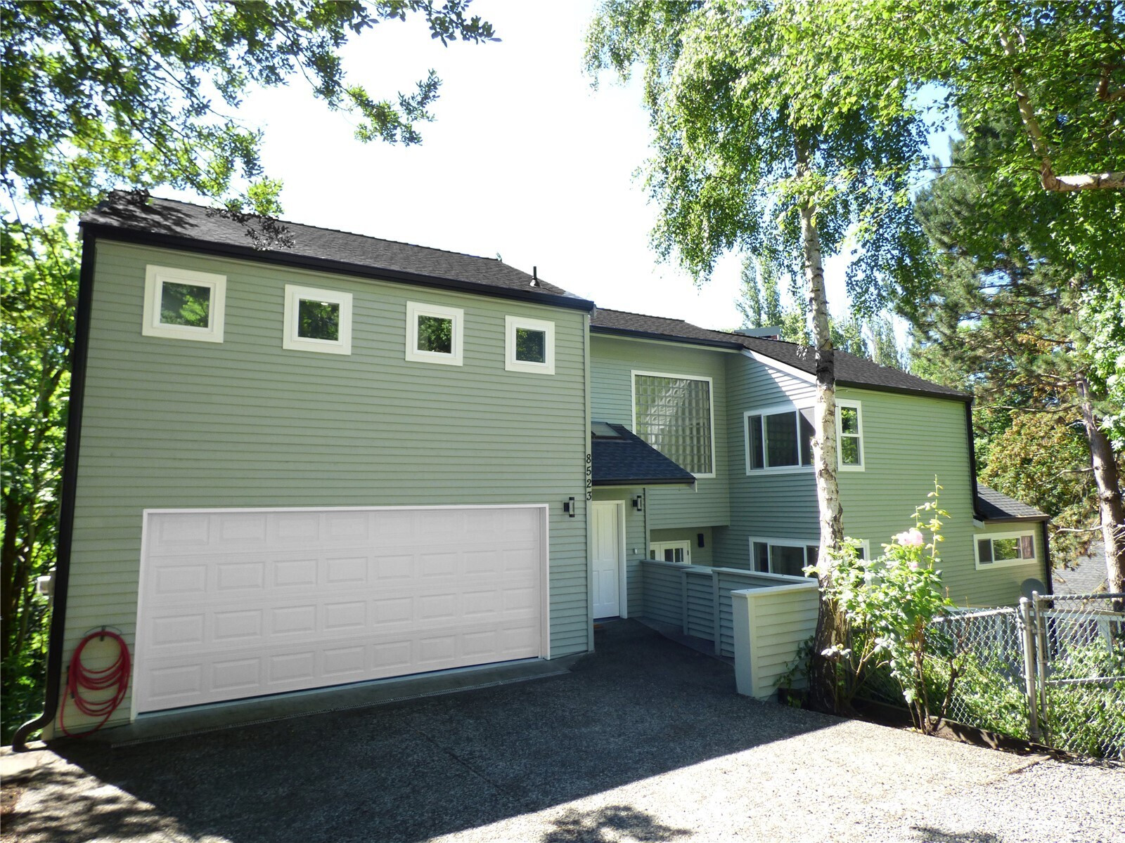 8523 25th Avenue NE, Seattle, WA 98115