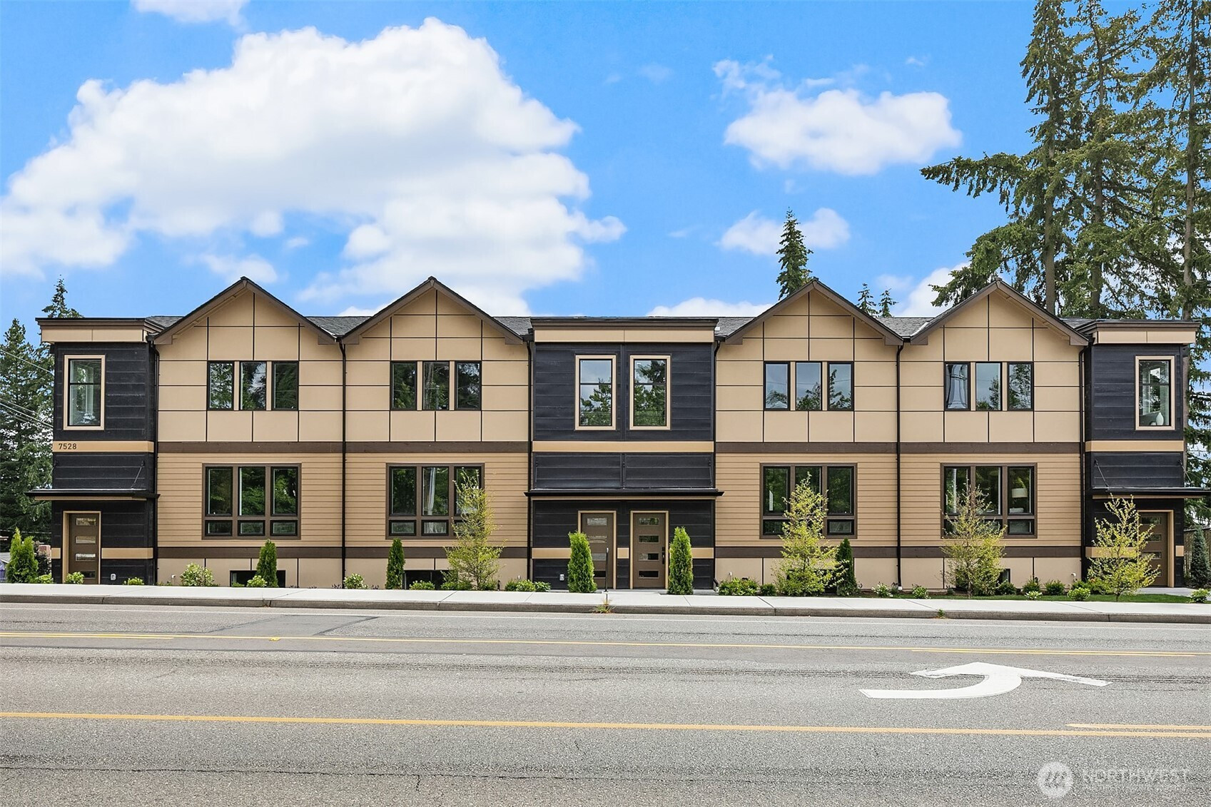 7528 215th Street SW, Edmonds, WA 98026