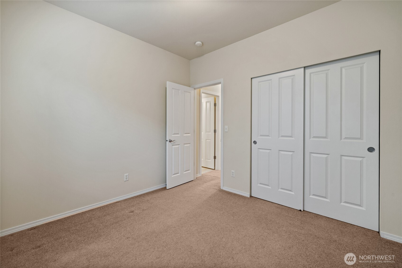 9030 Campus Glen Drive NE, Lacey, WA 98516