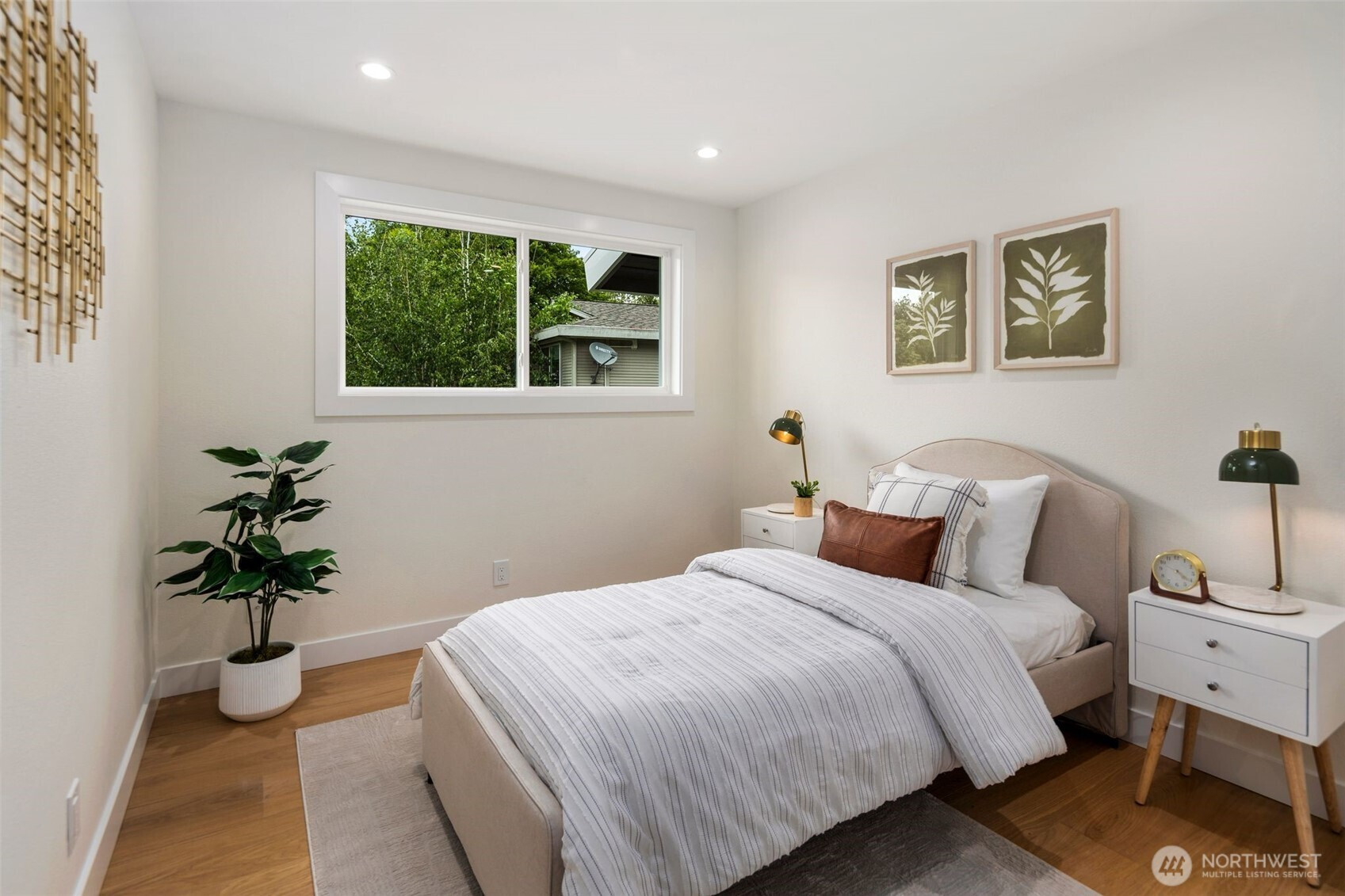 17517 NE 22nd Court, Redmond, WA 98052