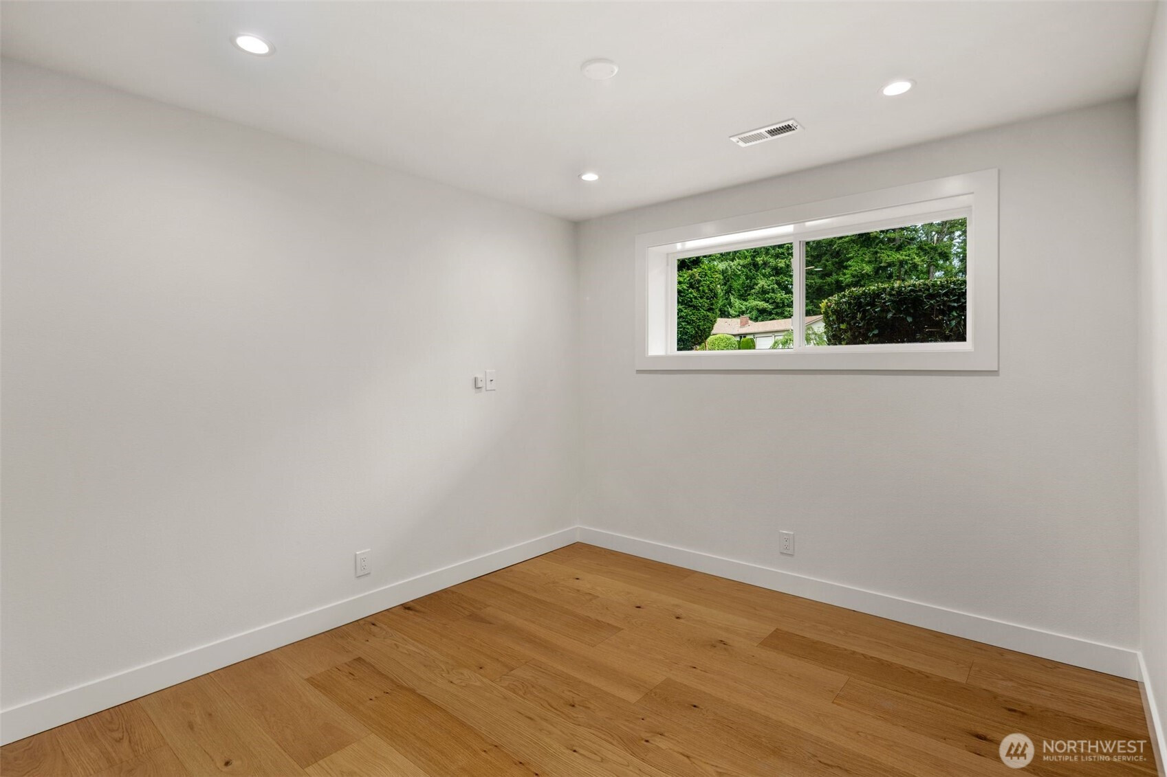 17517 NE 22nd Court, Redmond, WA 98052