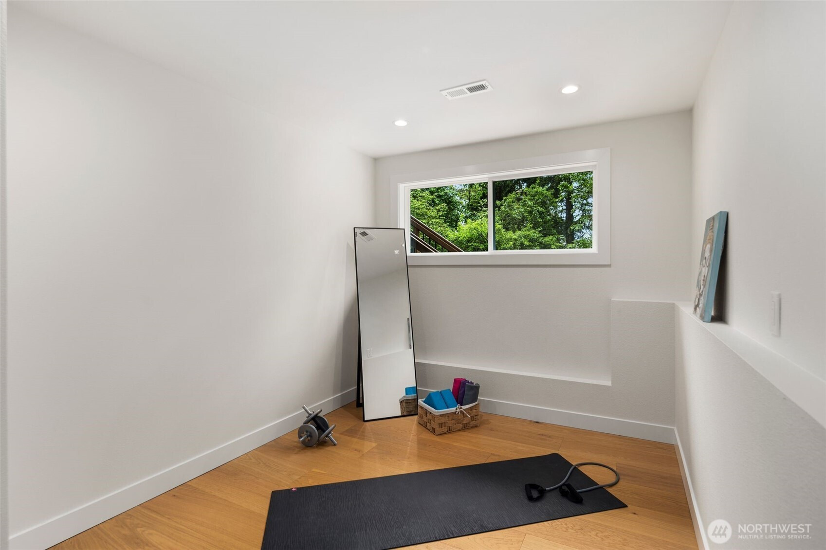 17517 NE 22nd Court, Redmond, WA 98052