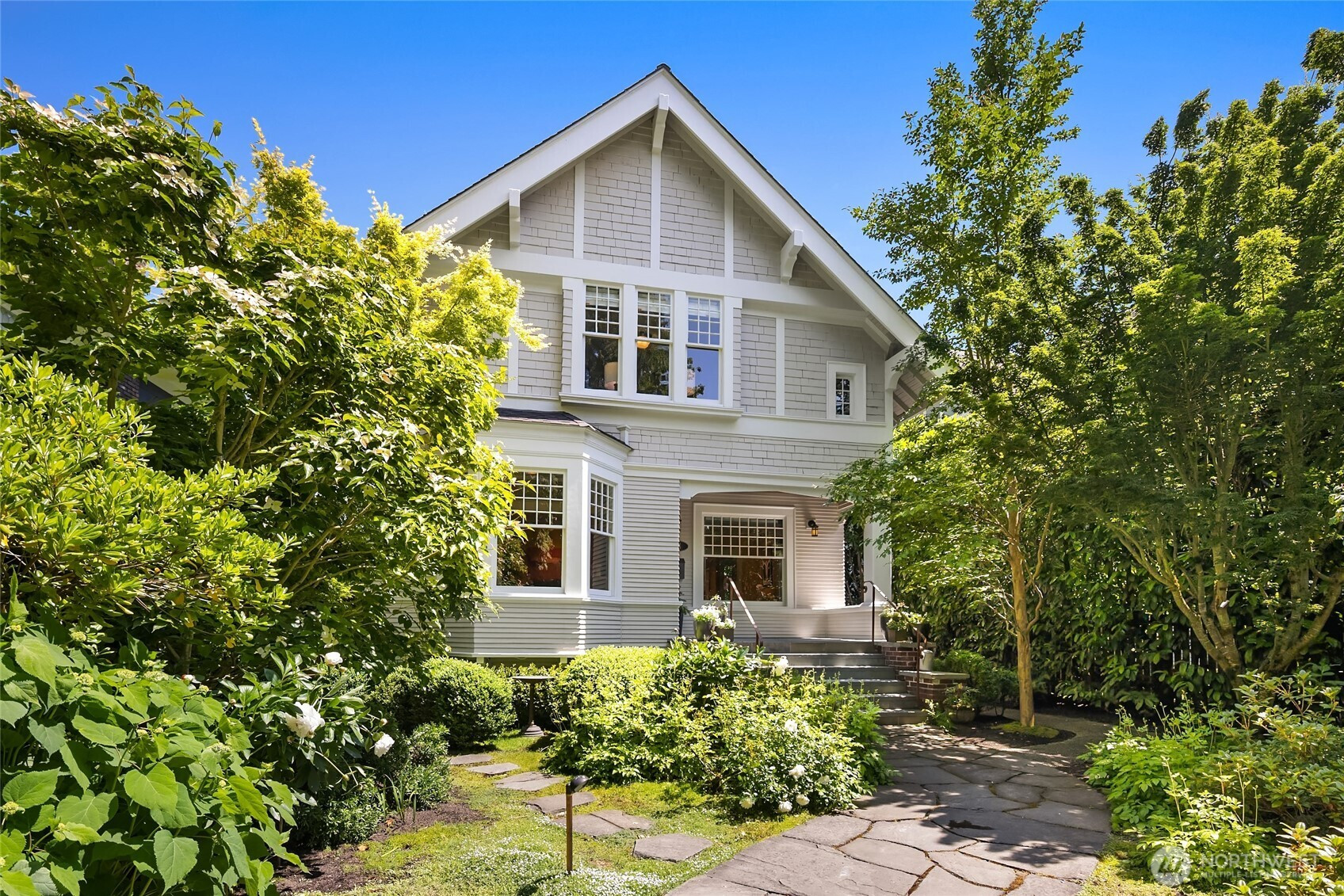 914 18th Avenue E, Seattle, WA 98112