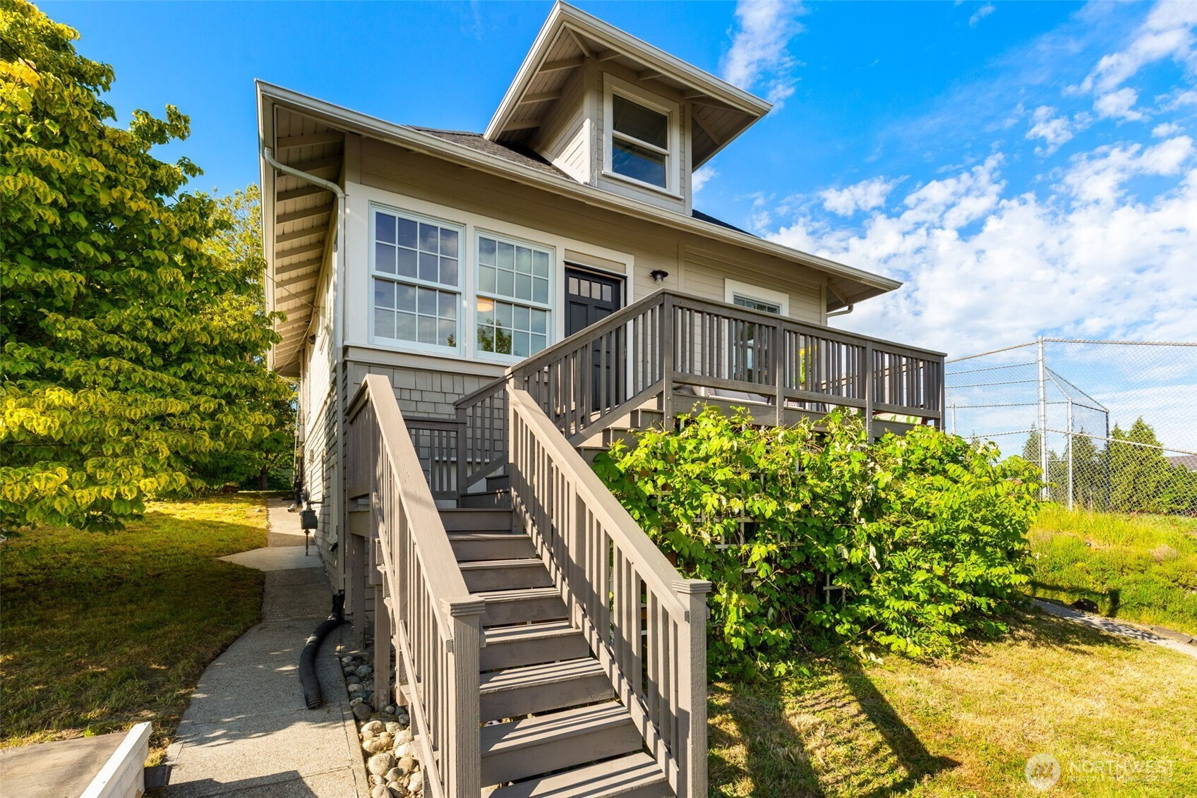 4340 S Bennett, Seattle, WA 98118