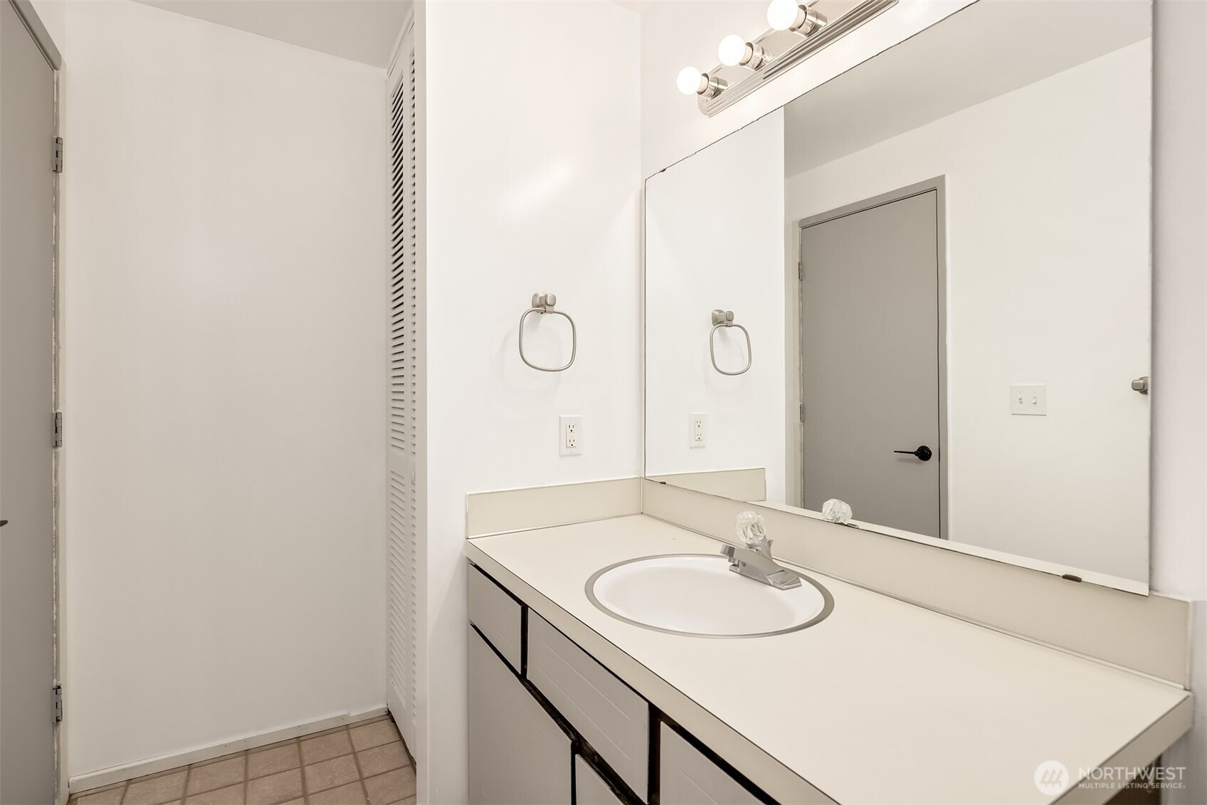 11012 NE 68th Street, Kirkland, WA 98033