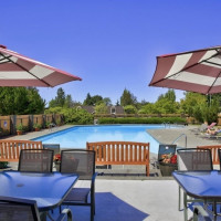 11012 NE 68th Street, Kirkland, WA 98033