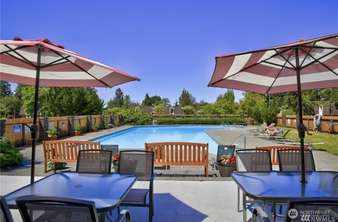 11012 NE 68th Street, Kirkland, WA 98033