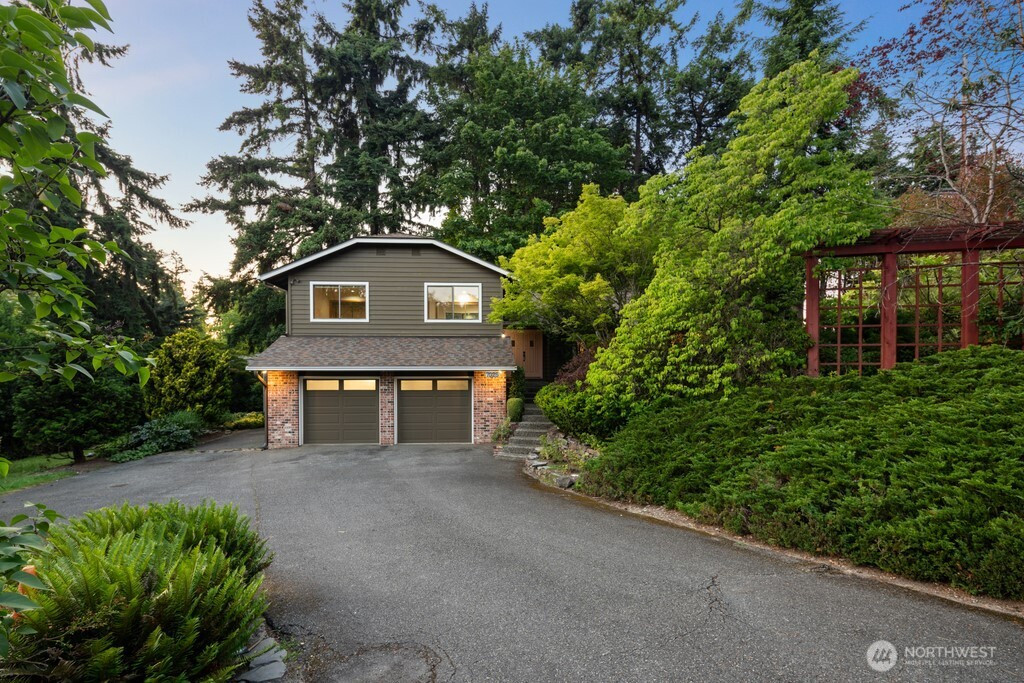 7025 116th Avenue SE, Newcastle, WA 98056
