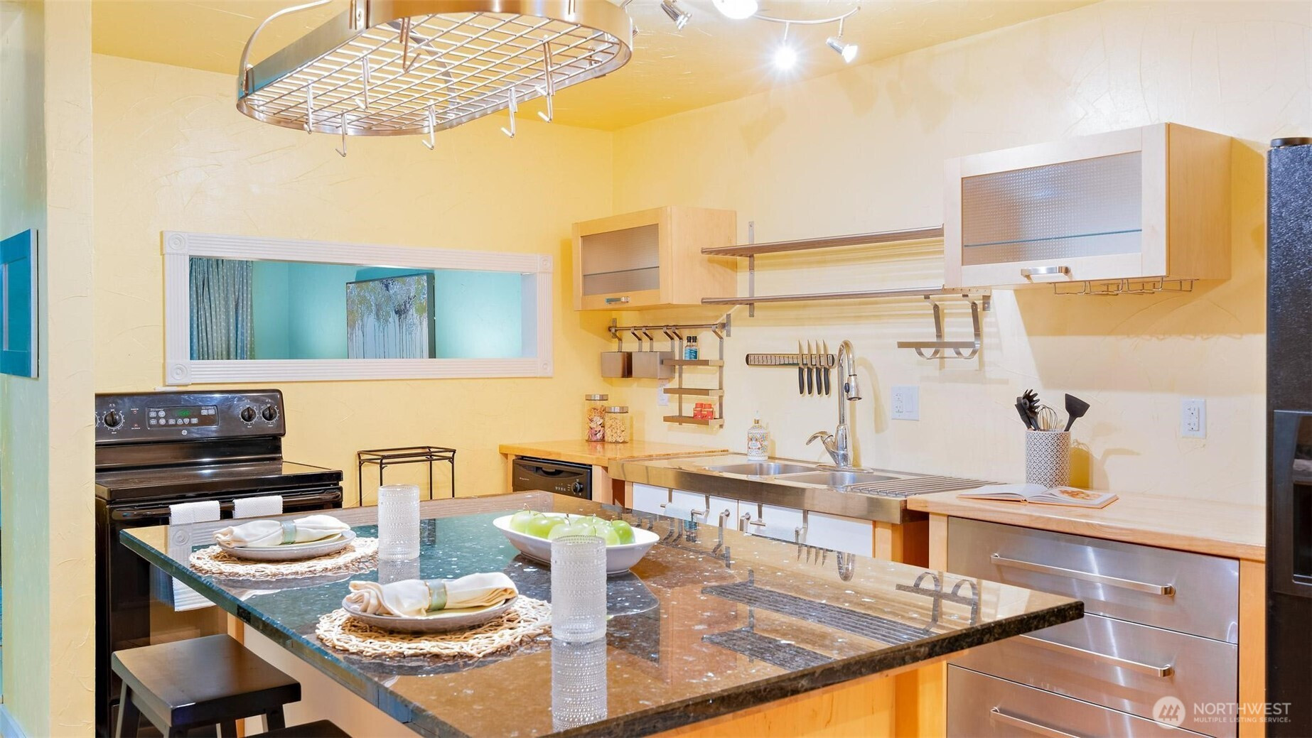 500 N National Avenue, Bremerton, WA 98312